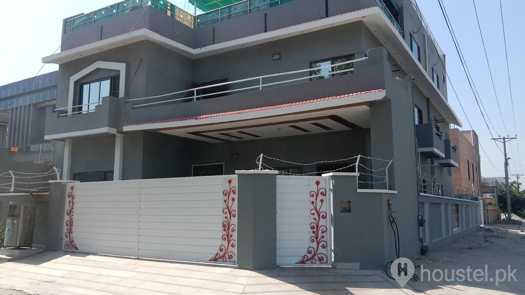 Khayaban Boys Hostel Boys Hostel in Khayaban-e-Amin, Lahore with Mess from PKR 11,000